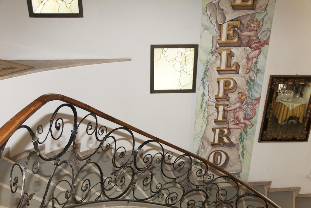 Elpiro Hotel