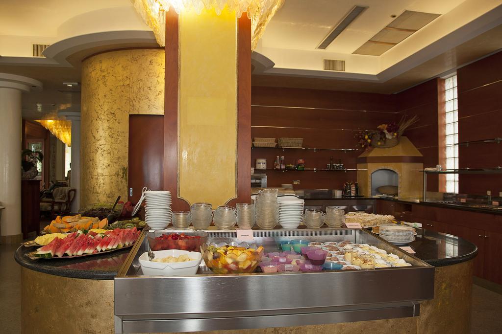 Elpiro Hotel