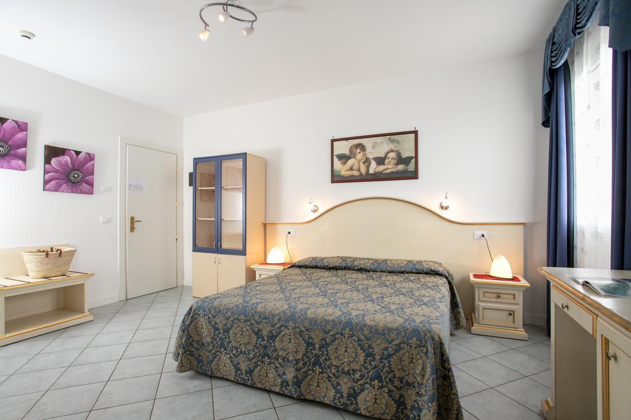 Elpiro Hotel