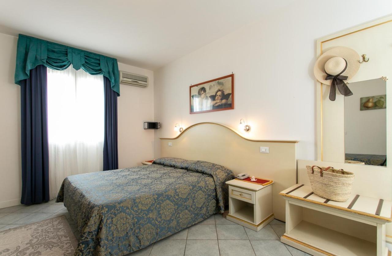 Elpiro Hotel