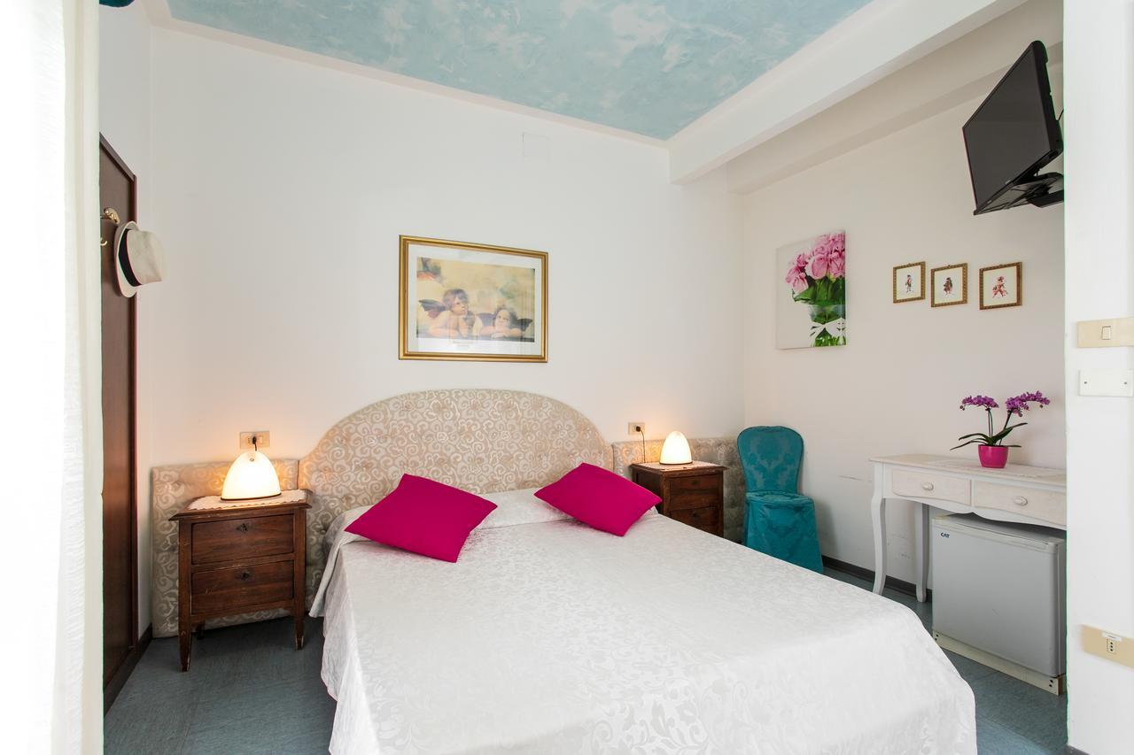 Elpiro Hotel 4*