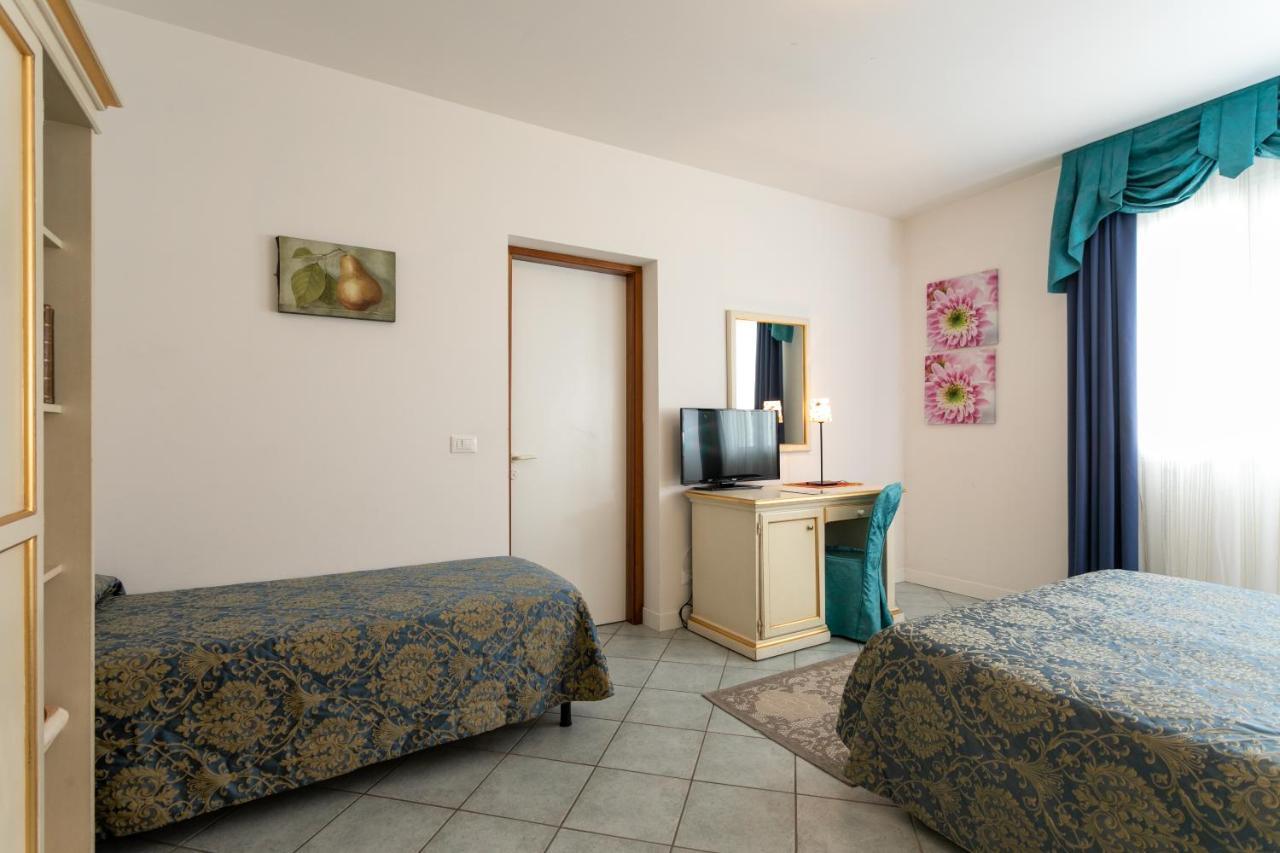 Elpiro Hotel