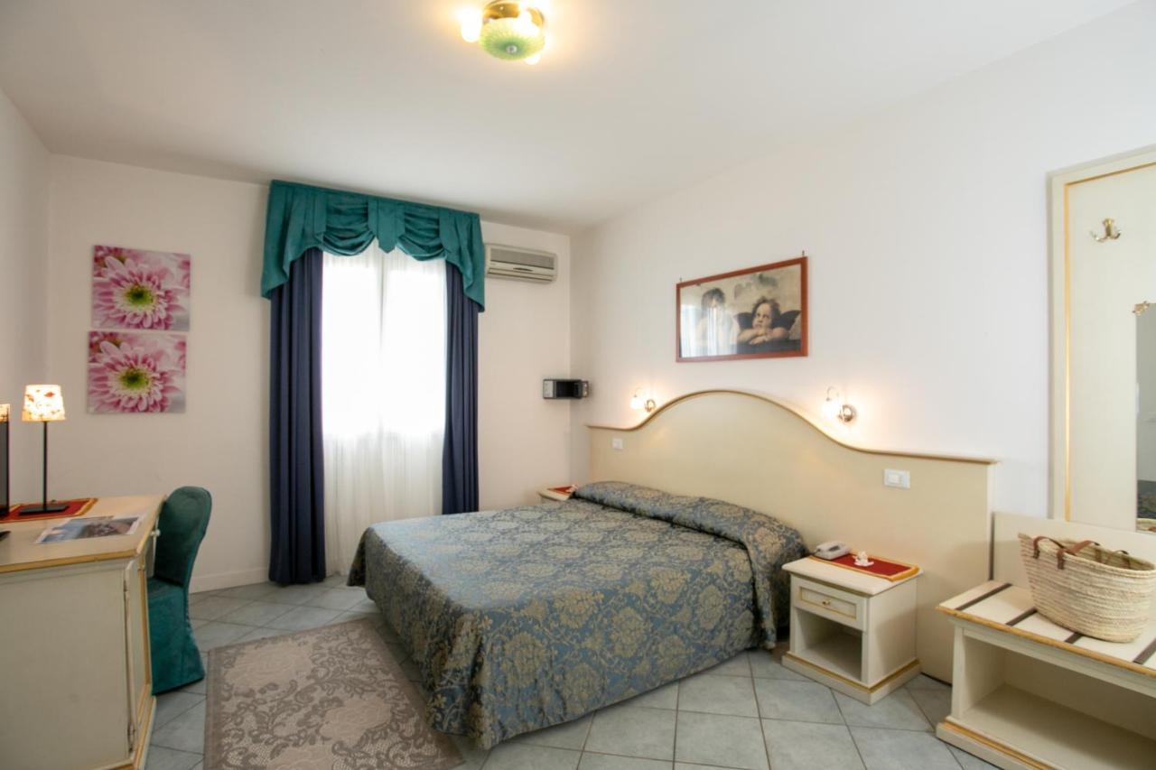 Elpiro Hotel 4*